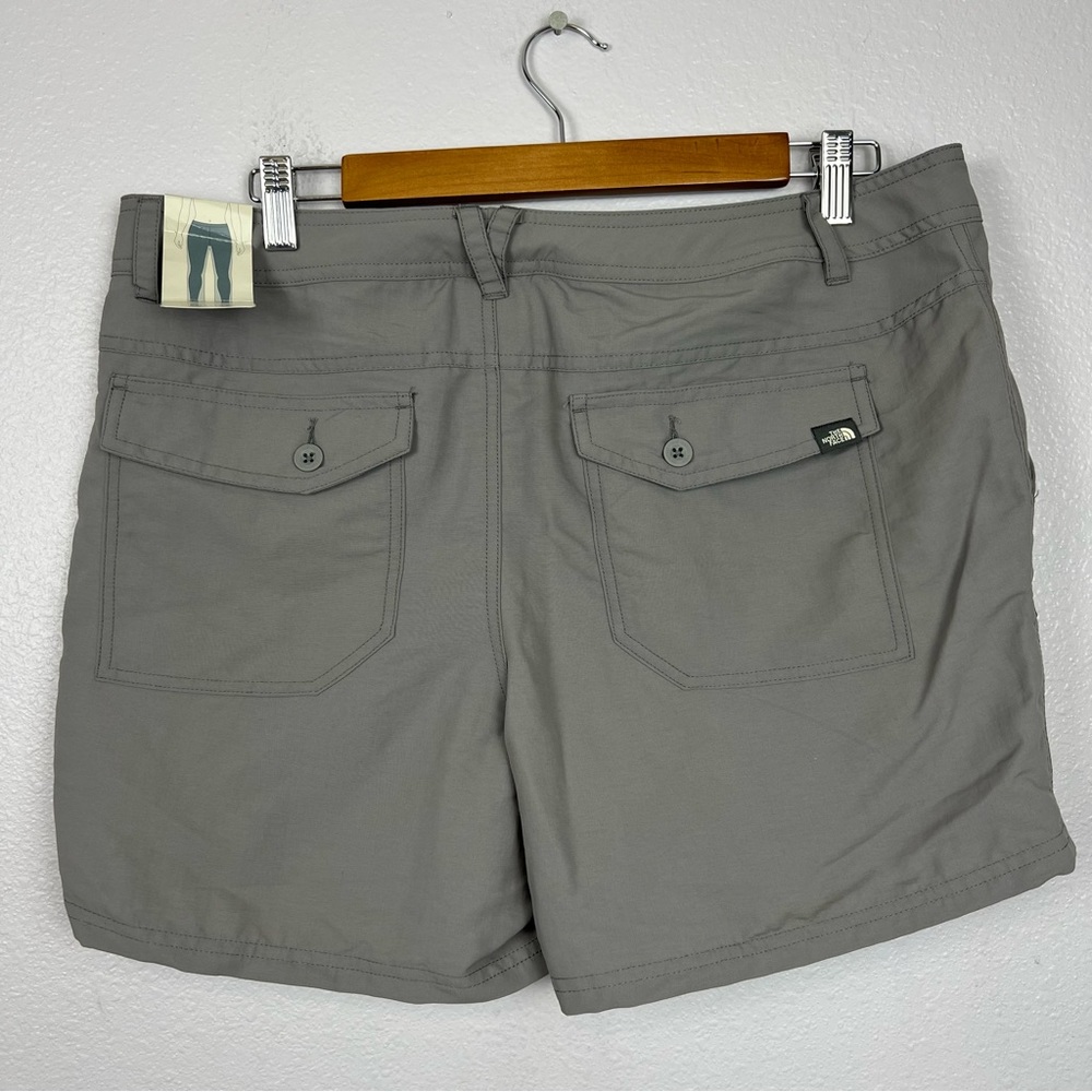 NWT North Face Paramount Raven Shorts - Size 14 - Picture 4 of 8
